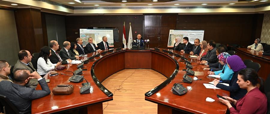 Egypt launches 2 integrated textile cities in Minya, Fayoum with $3.5B investment